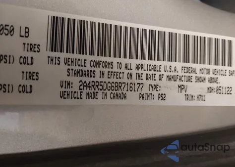 2011 Chrysler Town & Country Touring z USA, uszkodzony, nr VIN 2A4RR5DG6BR716177